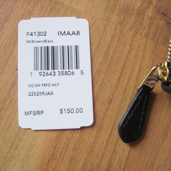 Brand New Coach Leather Logo Trifold Wallet - Picture 4 of 7